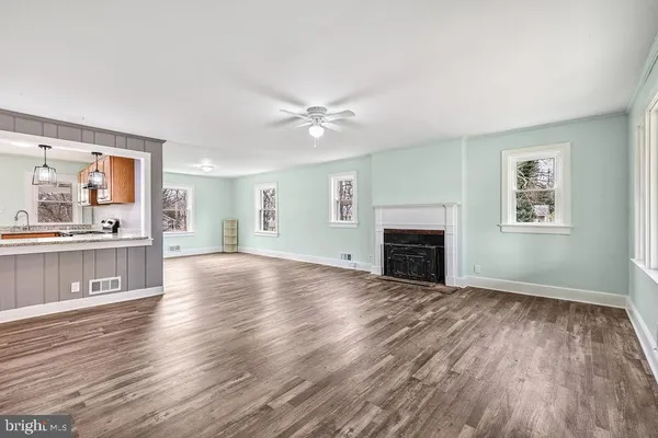 $455,000 | 201 North Greenway Avenue, Boyce, VA 22620