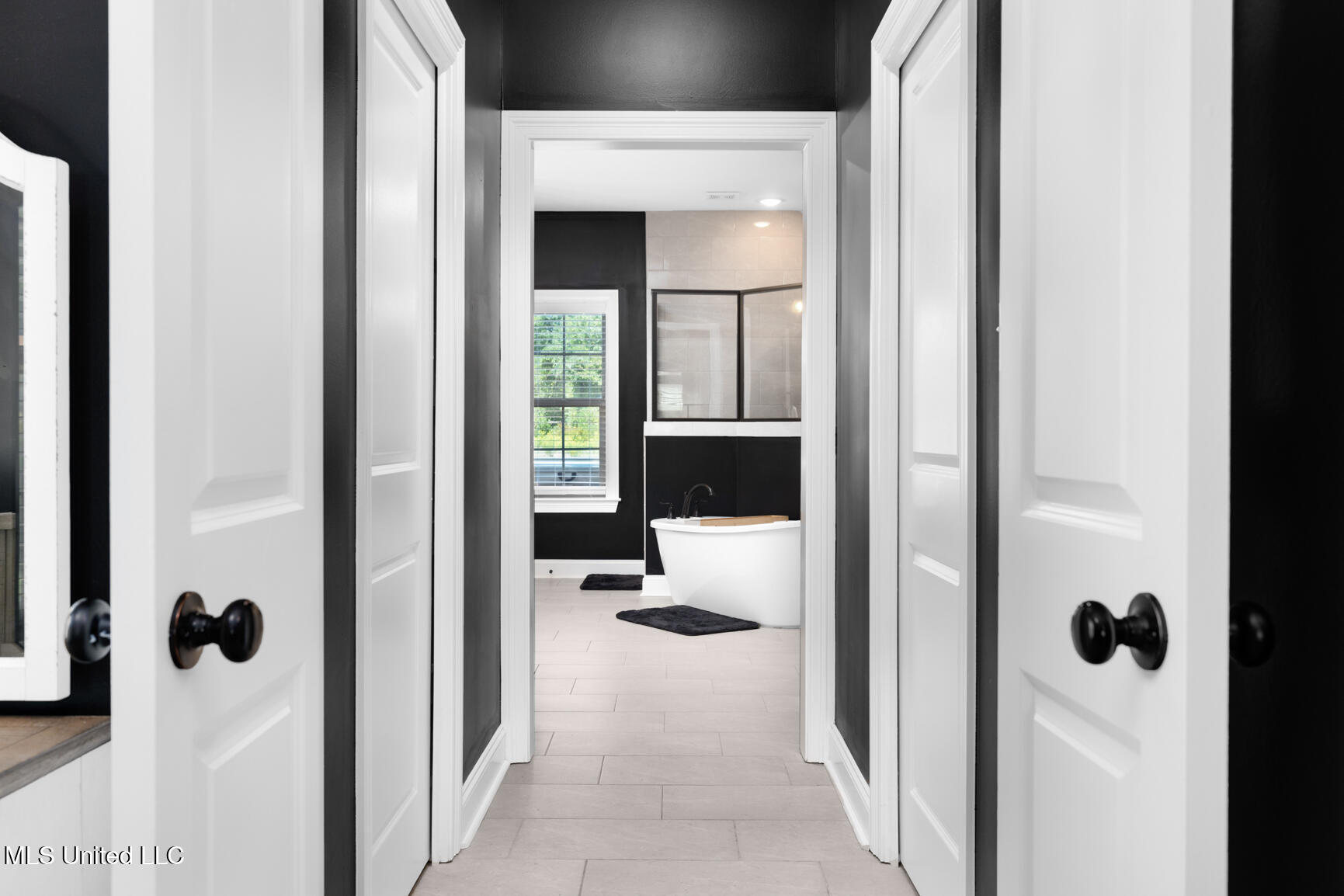 2008 Slocum Road Hernando, MS 38632 - Photo 21 of 49 Primary Bath Entry