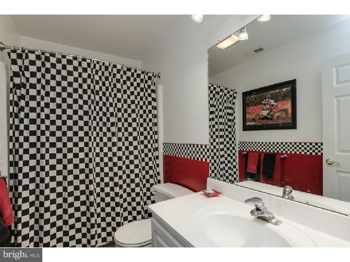 2 Farmhouse Lane Maple Shade, NJ 08052 - Photo 17 of 24 Bathroom
