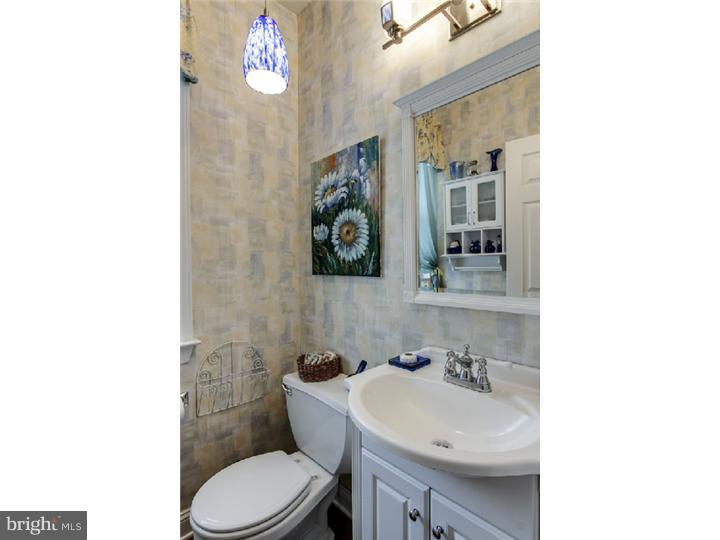 2 Farmhouse Lane Maple Shade, NJ 08052 - Photo 20 of 24 Bathroom
