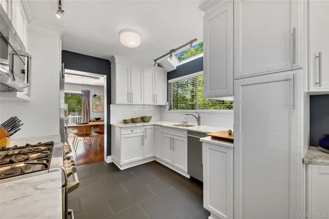 $799,000 | 127 Stone Bridge Square, Chappaqua, NY 10514