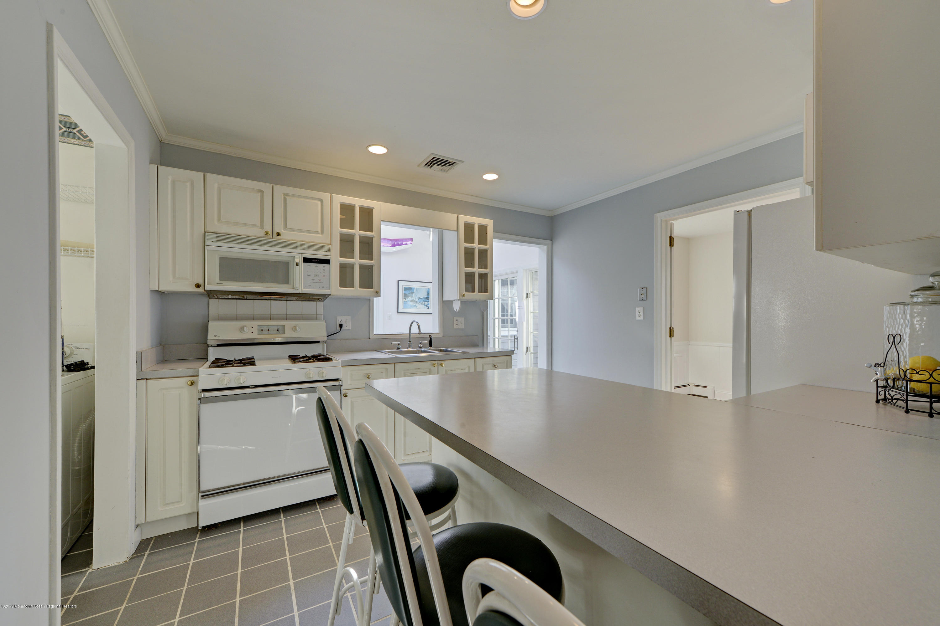 629 Thoroughfare Road Brick, NJ 08724 - Photo 7 of 21 10Kitchen