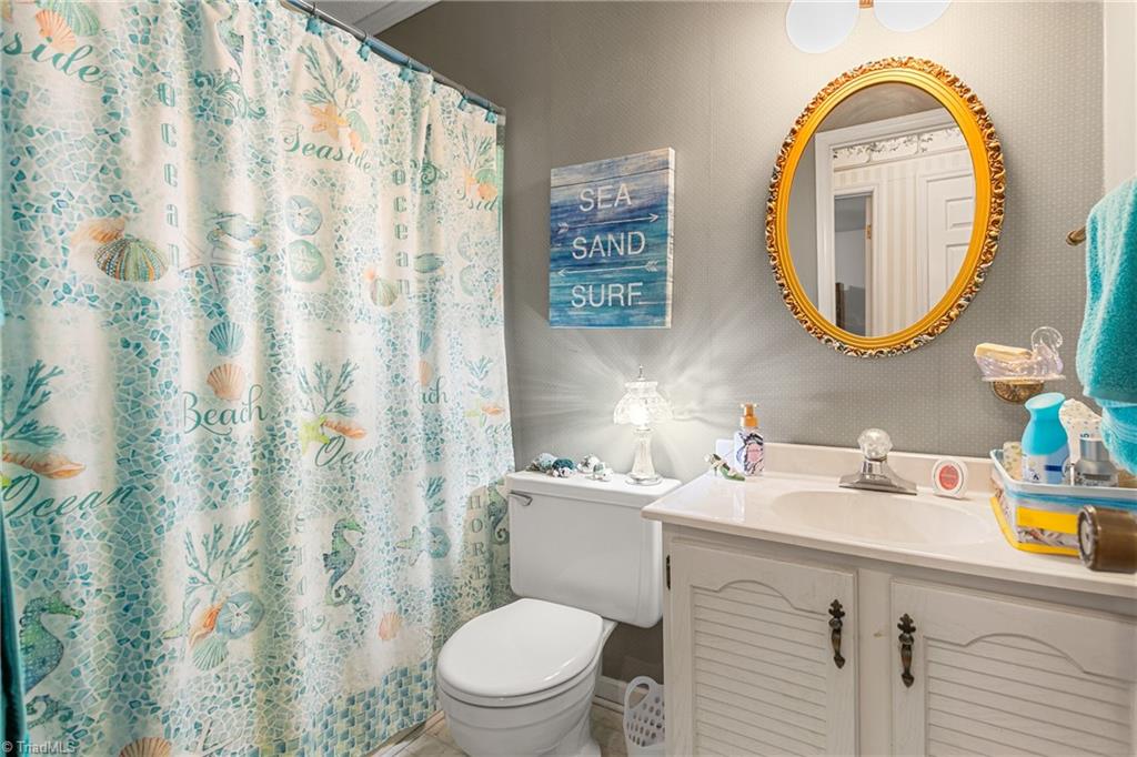 1525 Rogers Road Graham, NC 27253 - Photo 18 of 31 Full Bath