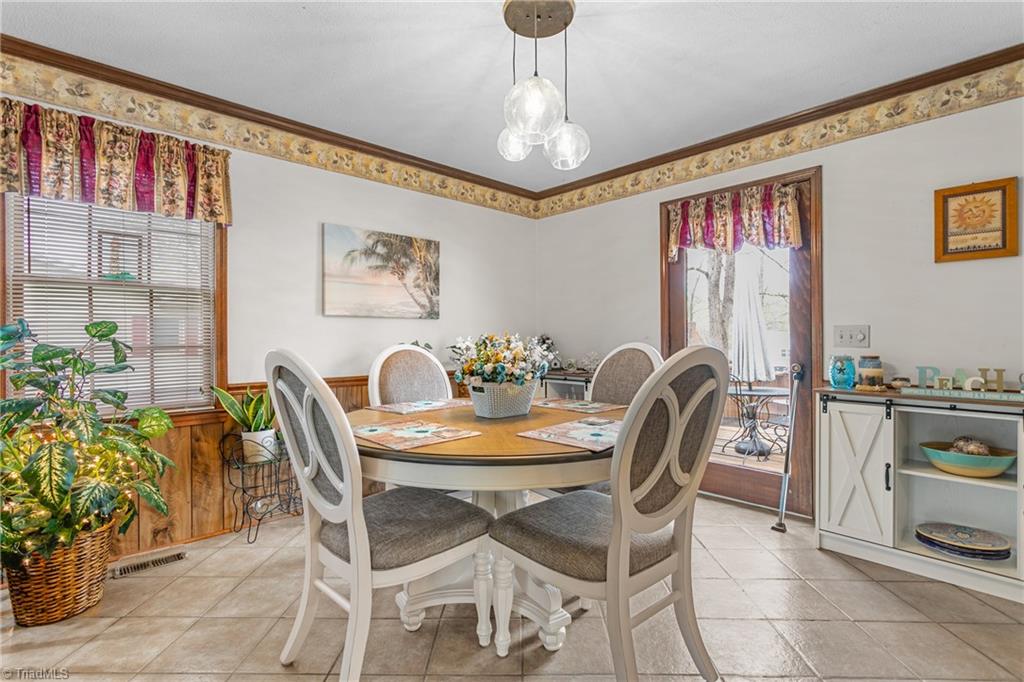 1525 Rogers Road Graham, NC 27253 - Photo 10 of 31 Breakfast Room-Open to Kitchen