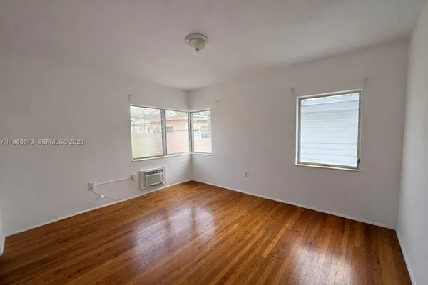 $2,175 | 945 Bay Drive, Unit 1, Miami Beach, FL 33141