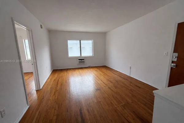 $2,175 | 945 Bay Drive, Unit 1, Miami Beach, FL 33141