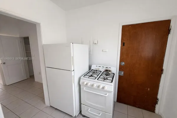 $2,175 | 945 Bay Drive, Unit 1, Miami Beach, FL 33141