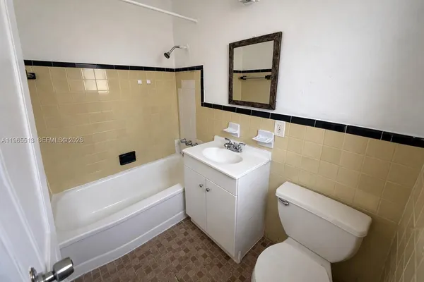 $2,175 | 945 Bay Drive, Unit 1, Miami Beach, FL 33141