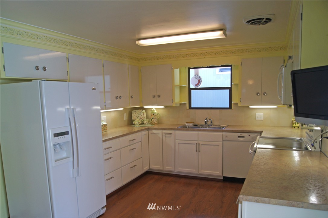 5024 Rucker Avenue Everett, WA 98203 - Photo 5 of 19 Gallery Image 5