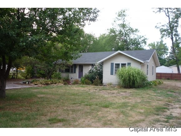 41 Vernon Road Rochester, IL 62563 - Photo 2 of 4