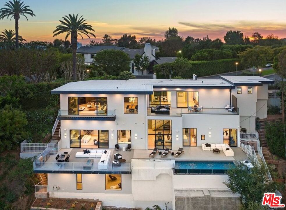 1490 North San Remo Drive, Pacific Palisades, CA 90272 Compass