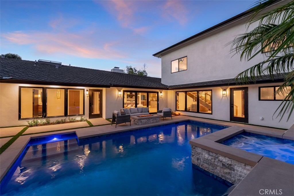 4230 North Virginia Road Long Beach, CA 90807 - Photo 44 of 74 Courtyard / Saltwater Pool/ Spa