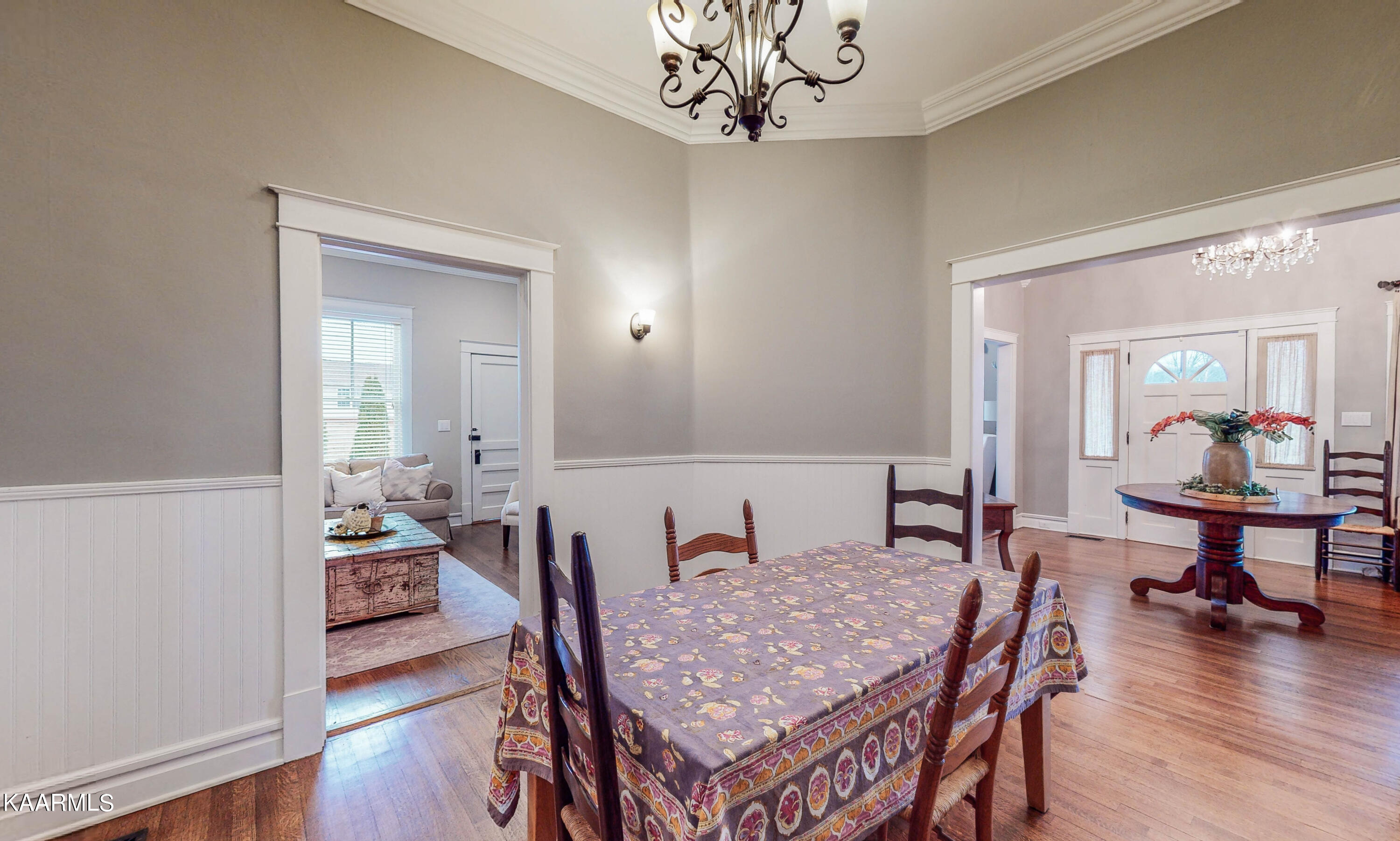 300 North Hicks Street Clinton, TN 37716 - Photo 12 of 28 300-N-Hicks-St-01162023_131519