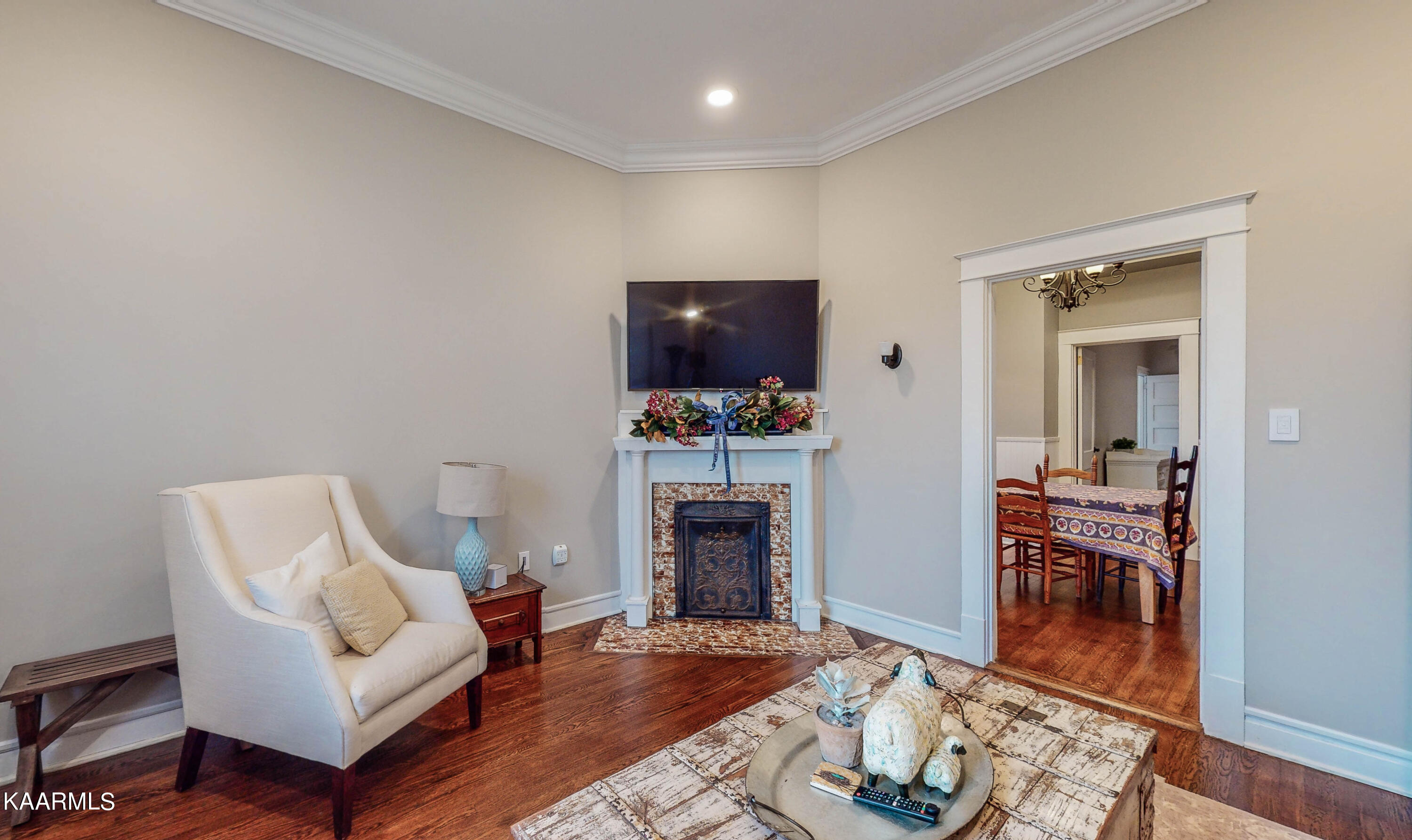 300 North Hicks Street Clinton, TN 37716 - Photo 14 of 28 300-N-Hicks-St-01162023_131549