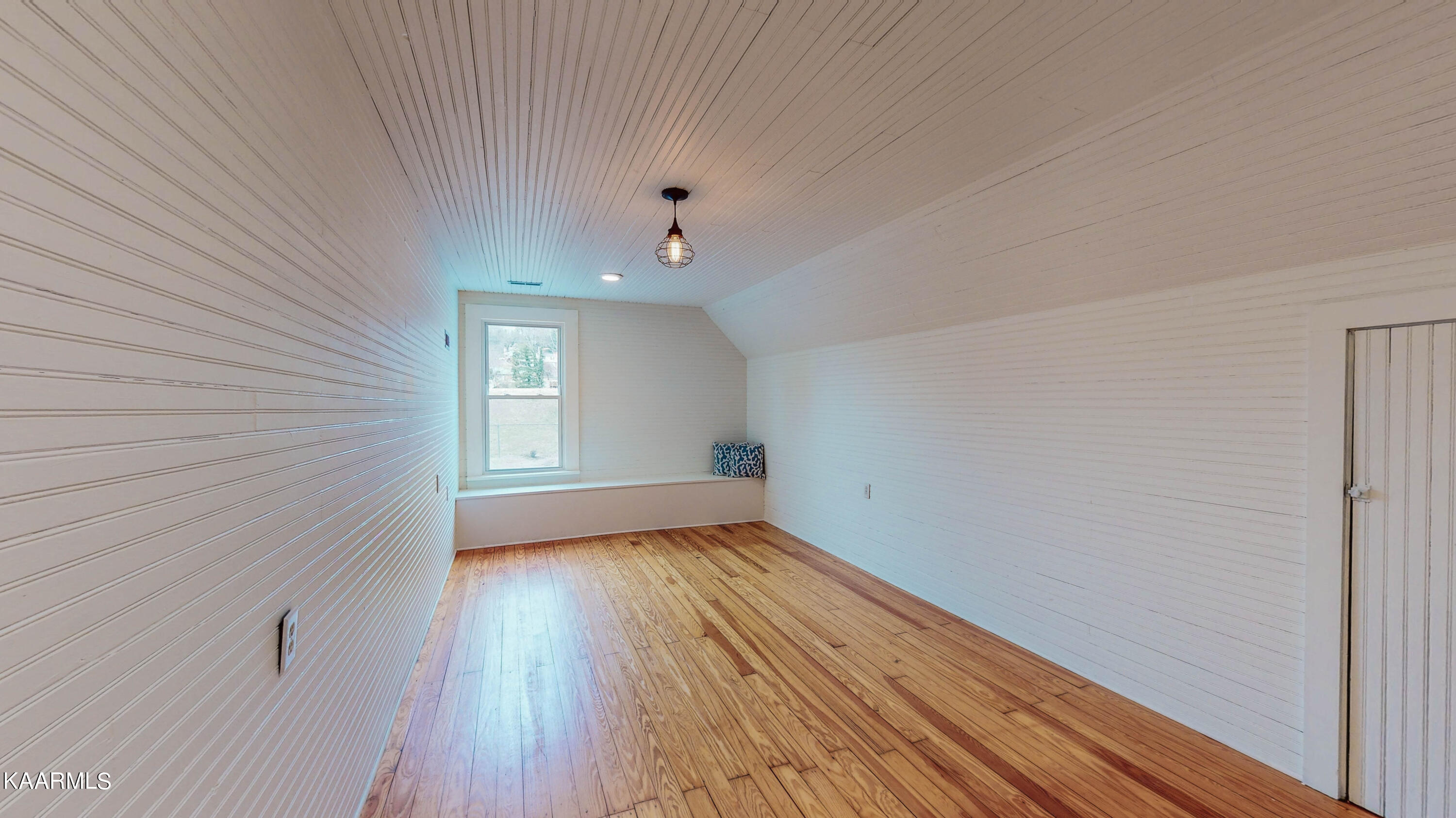 300 North Hicks Street Clinton, TN 37716 - Photo 26 of 28 300-N-Hicks-St-01162023_133204
