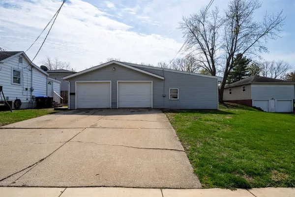 $175,000 | 1101 Bunn Street, Bloomington, IL 61701
