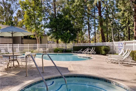 $569,000 | 20702 El Toro Lake, Unit 290, Lake Forest, CA 92630