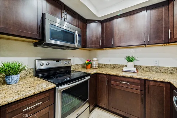 $569,000 | 20702 El Toro Lake, Unit 290, Lake Forest, CA 92630