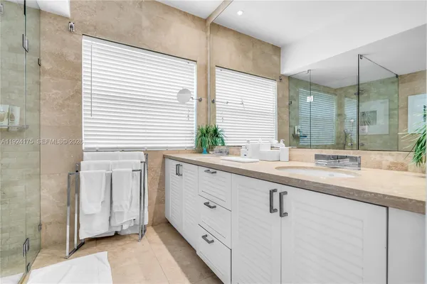 $15,500,000 | 591 North Mashta Drive, Key Biscayne, FL 33149