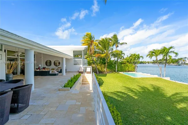 $15,500,000 | 591 North Mashta Drive, Key Biscayne, FL 33149