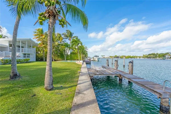 $15,500,000 | 591 North Mashta Drive, Key Biscayne, FL 33149