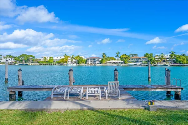 $15,500,000 | 591 North Mashta Drive, Key Biscayne, FL 33149