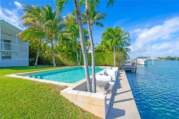 $15,500,000 | 591 North Mashta Drive, Key Biscayne, FL 33149