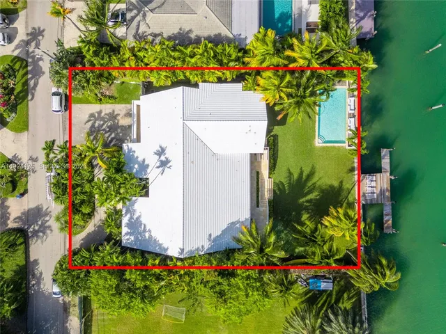 $16,950,000 | 591 North Mashta Drive, Key Biscayne, FL 33149