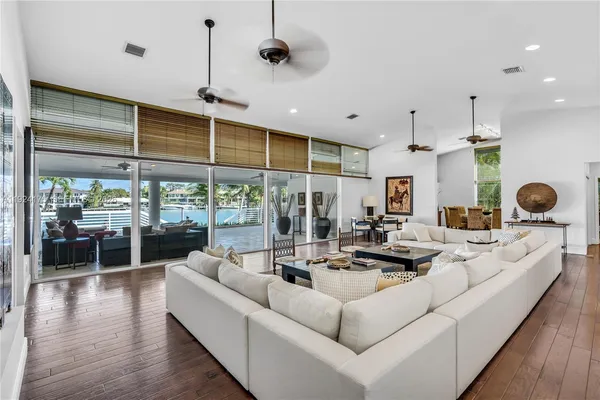 $15,500,000 | 591 North Mashta Drive, Key Biscayne, FL 33149