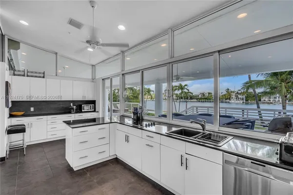 $15,500,000 | 591 North Mashta Drive, Key Biscayne, FL 33149