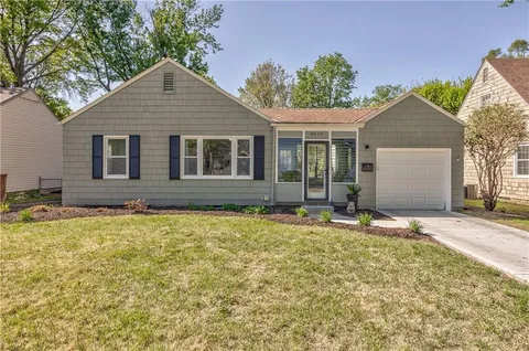 $260,000 | 4819 West 55th Street, Roeland Park, KS 66205