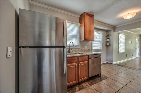 $260,000 | 4819 West 55th Street, Roeland Park, KS 66205
