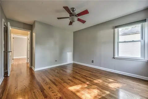 $260,000 | 4819 West 55th Street, Roeland Park, KS 66205