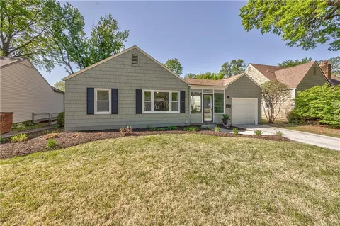 $260,000 | 4819 West 55th Street, Roeland Park, KS 66205