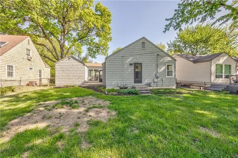 $260,000 | 4819 West 55th Street, Roeland Park, KS 66205