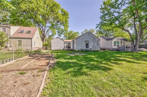 $260,000 | 4819 West 55th Street, Roeland Park, KS 66205