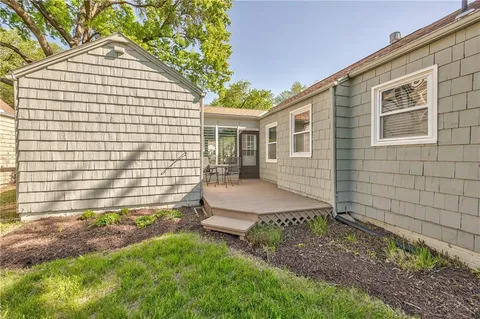 $260,000 | 4819 West 55th Street, Roeland Park, KS 66205