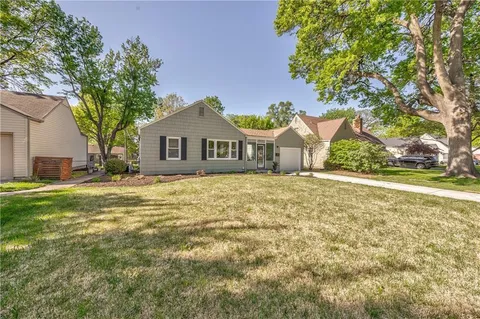 $260,000 | 4819 West 55th Street, Roeland Park, KS 66205