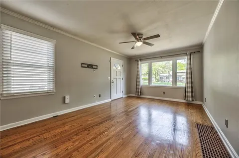 $260,000 | 4819 West 55th Street, Roeland Park, KS 66205