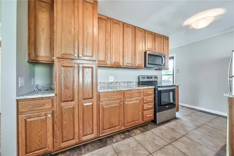 $260,000 | 4819 West 55th Street, Roeland Park, KS 66205