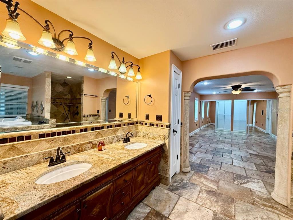 1103 Ballinger Road Lutz, FL 33548 - Photo 37 of 99 Gallery Image 37