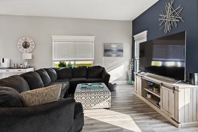 $420,000 | 405 Shadow Wood Drive, Yorkville, IL 60560