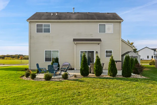 $420,000 | 405 Shadow Wood Drive, Yorkville, IL 60560