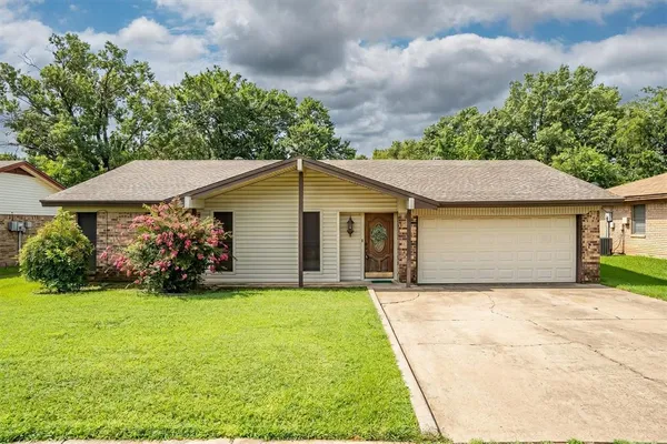 $300,000 | 436 East Hill Street, Keller, TX 76248