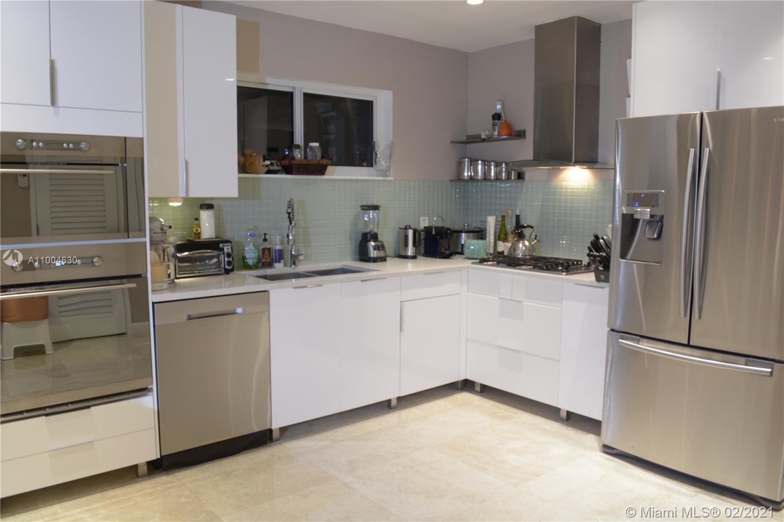 4455 Alton Road Miami Beach, FL 33140 - Photo 7 of 17