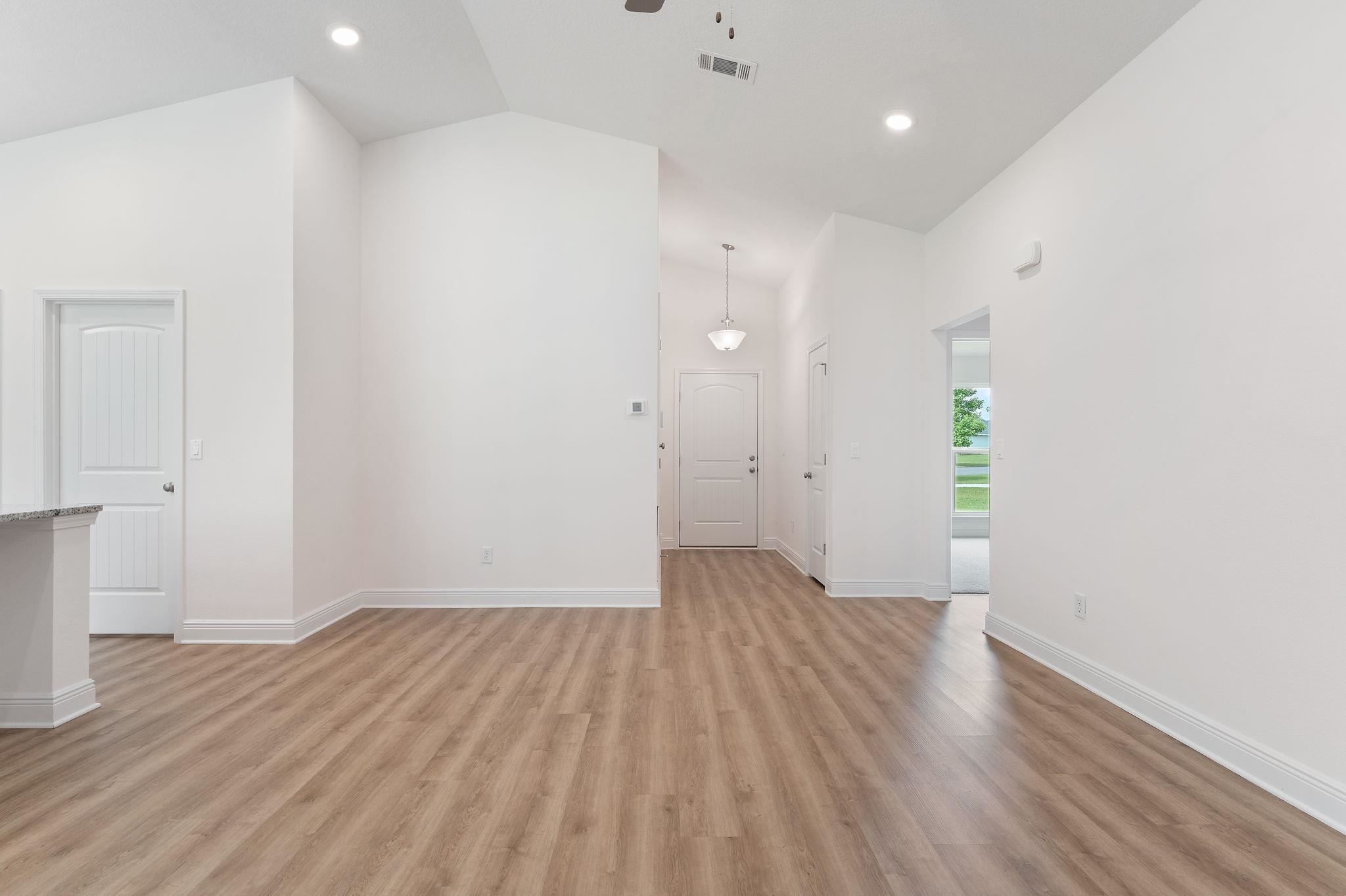 140 St Stephens Court Atmore, AL 36502 - Photo 2 of 14 Living Room