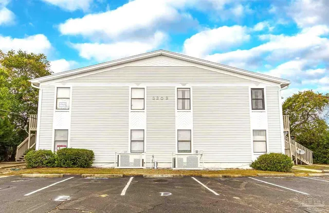 $164,000 | 3202 Redwood Lane, Unit 212, Gulf Breeze, FL 32563