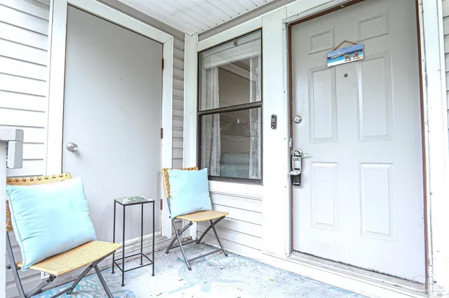 $164,000 | 3202 Redwood Lane, Unit 212, Gulf Breeze, FL 32563