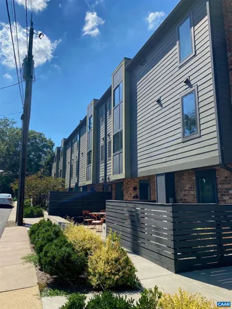 $2,295 | 630 Park Street, Unit P, Charlottesville, VA 22902