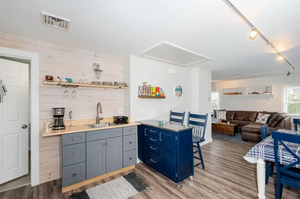 $779,900 | 281 York Street, York, ME 03909